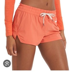 Vuori Clementine shorts size small